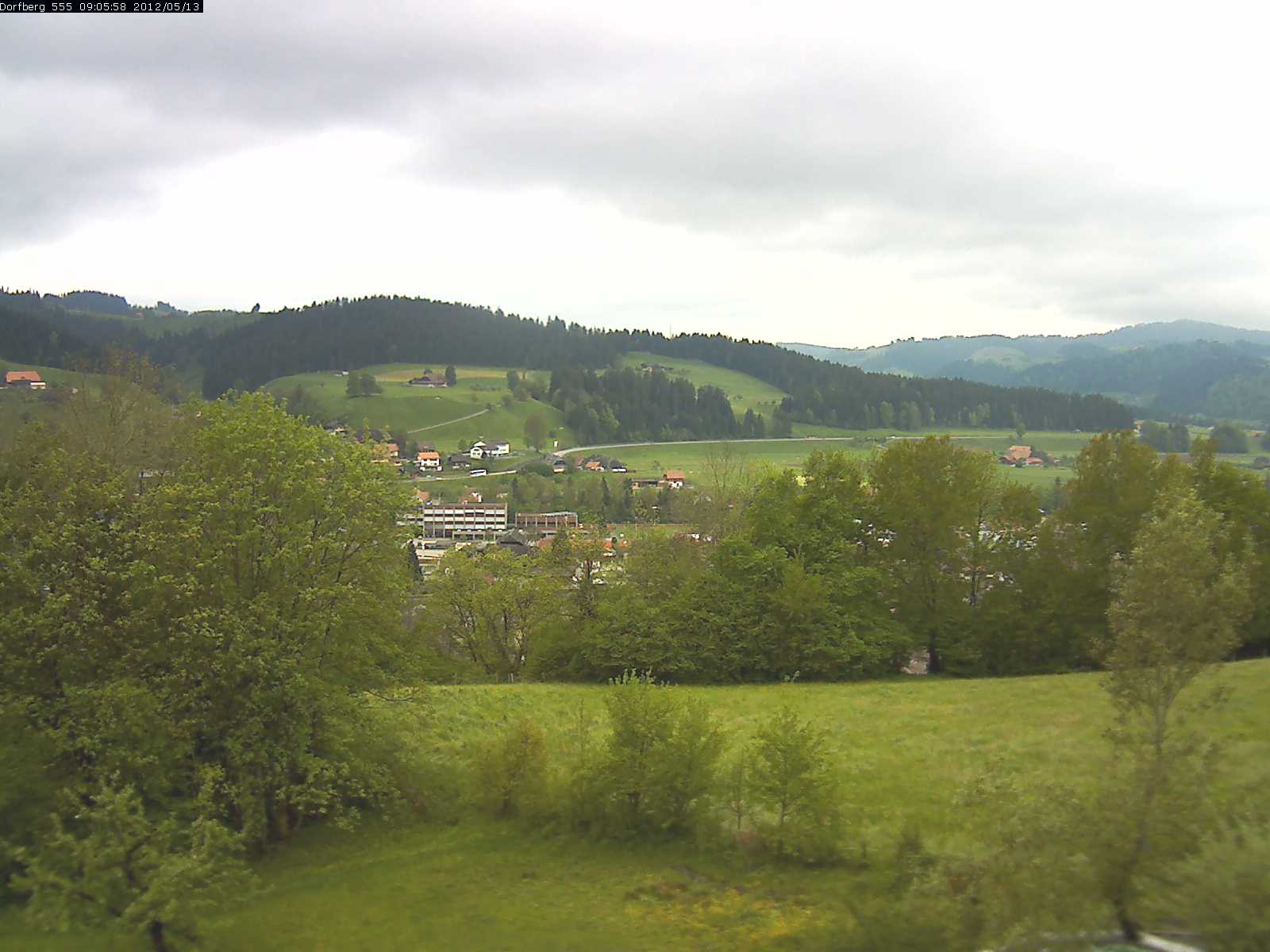 Webcam-Bild: Aussicht vom Dorfberg in Langnau 20120513-090600