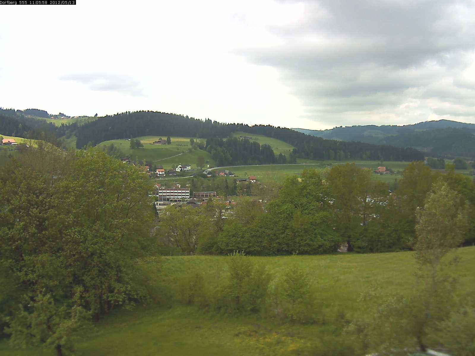 Webcam-Bild: Aussicht vom Dorfberg in Langnau 20120513-110600