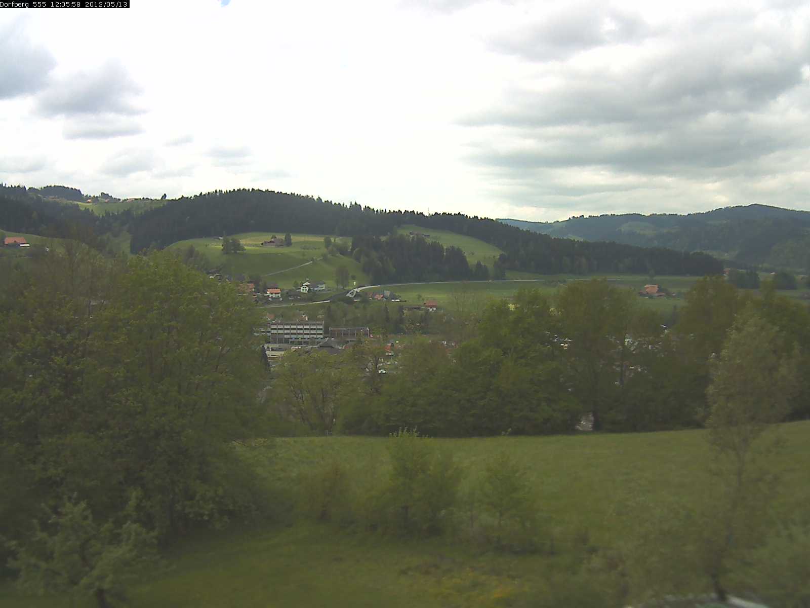 Webcam-Bild: Aussicht vom Dorfberg in Langnau 20120513-120600