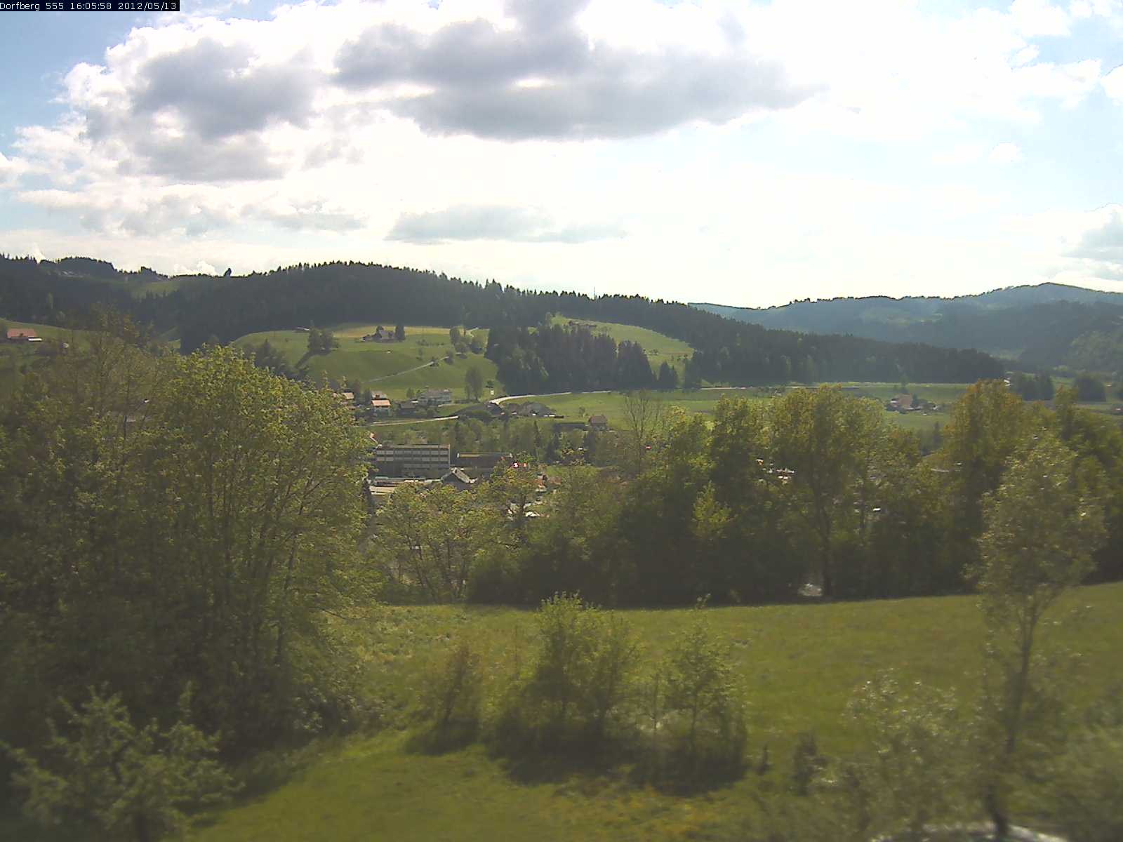 Webcam-Bild: Aussicht vom Dorfberg in Langnau 20120513-160600