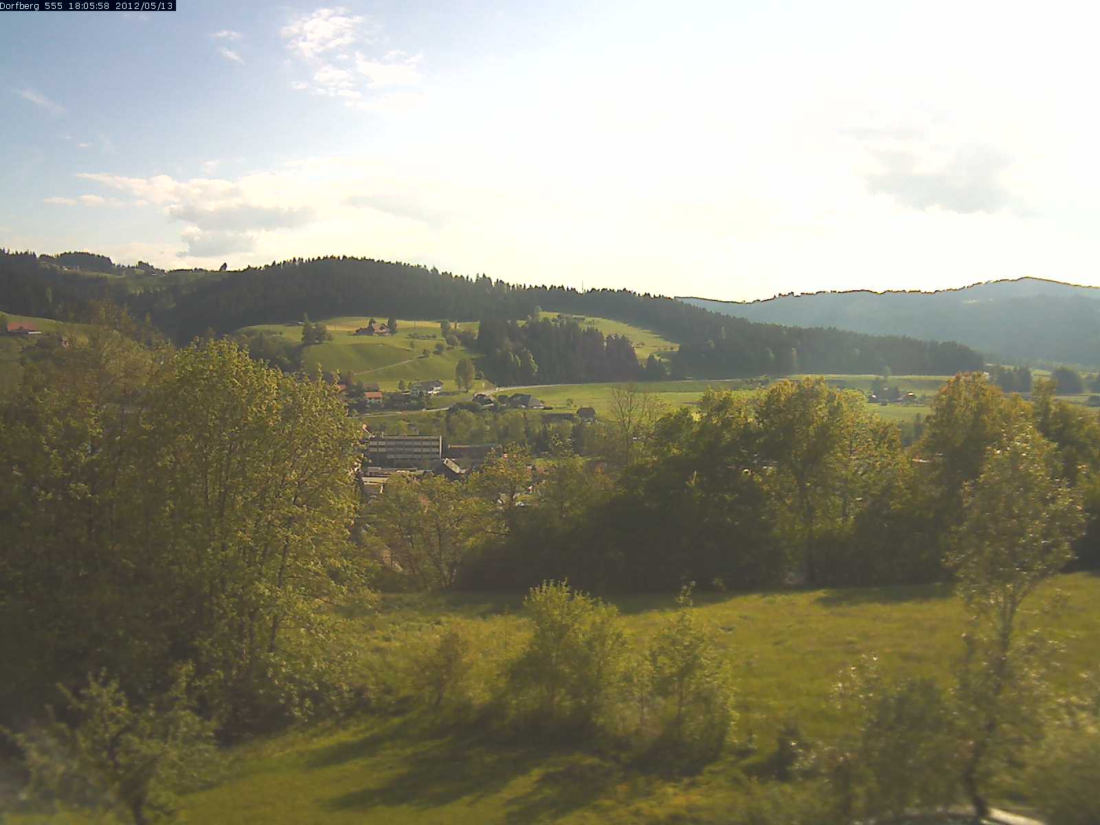 Webcam-Bild: Aussicht vom Dorfberg in Langnau 20120513-180600