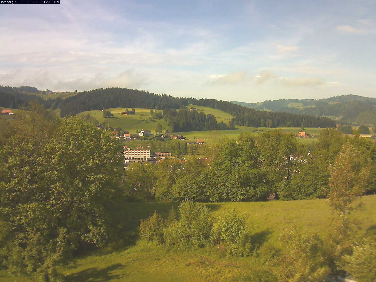 Webcam-Bild: Aussicht vom Dorfberg in Langnau 20120519-090600