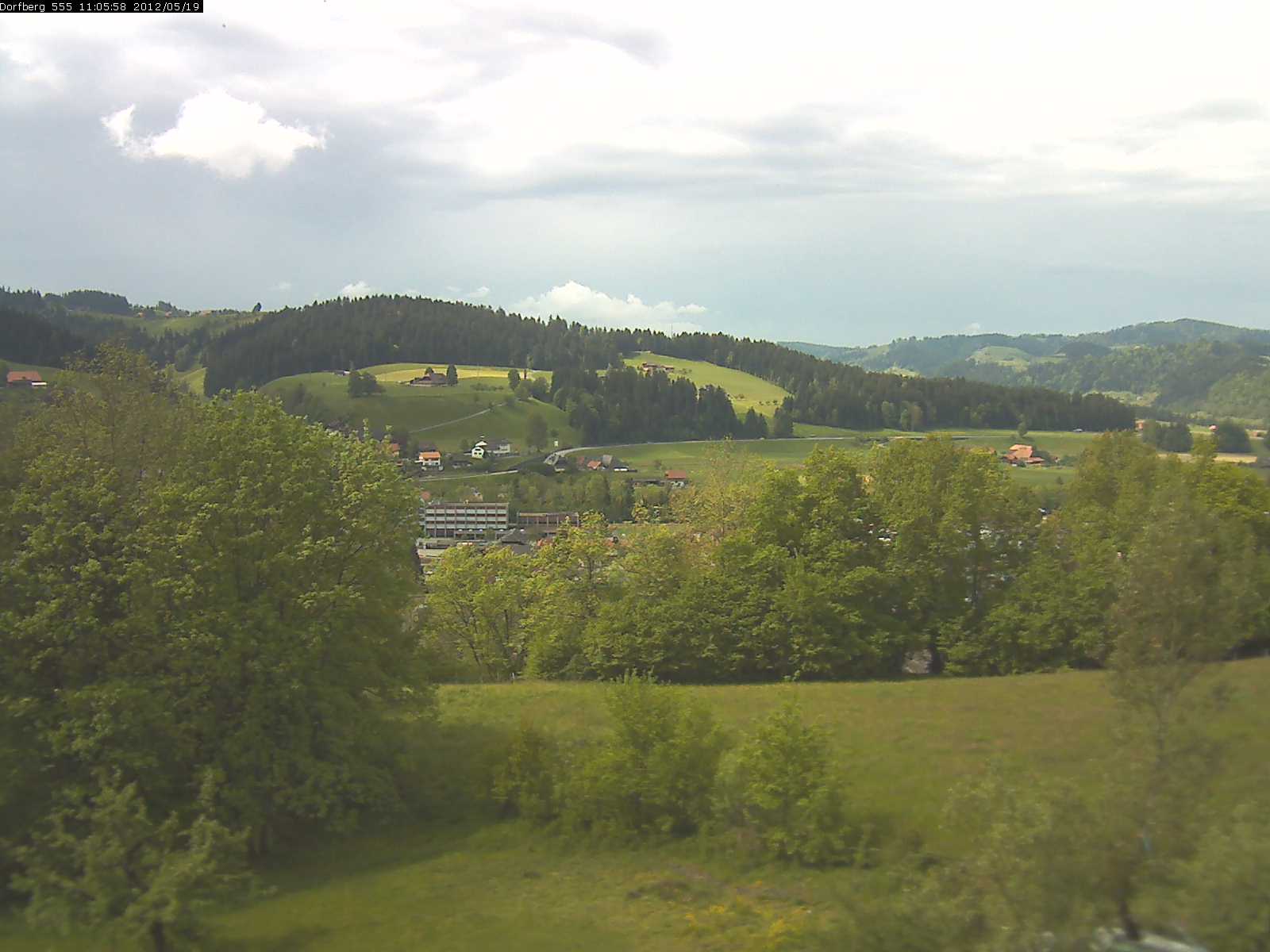 Webcam-Bild: Aussicht vom Dorfberg in Langnau 20120519-110600