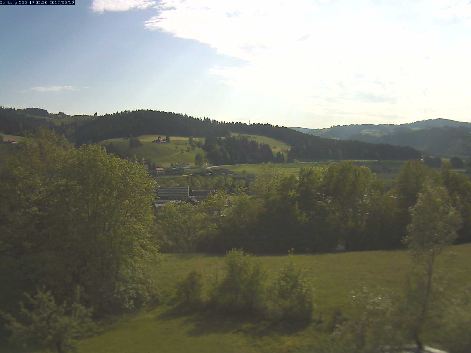 Webcam-Bild: Aussicht vom Dorfberg in Langnau 20120519-170600