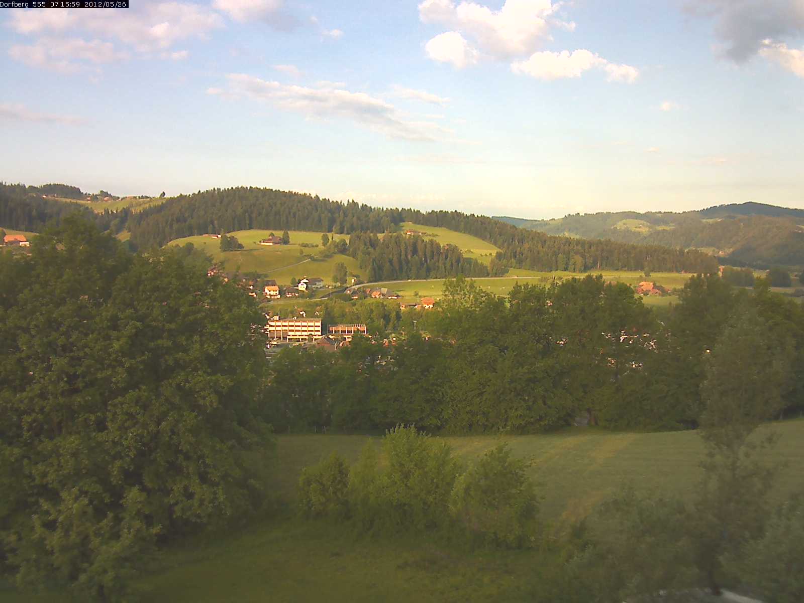 Webcam-Bild: Aussicht vom Dorfberg in Langnau 20120526-071600
