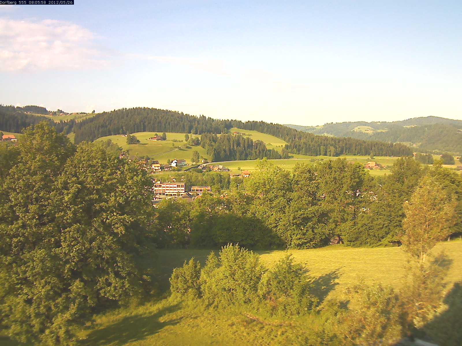 Webcam-Bild: Aussicht vom Dorfberg in Langnau 20120526-080600