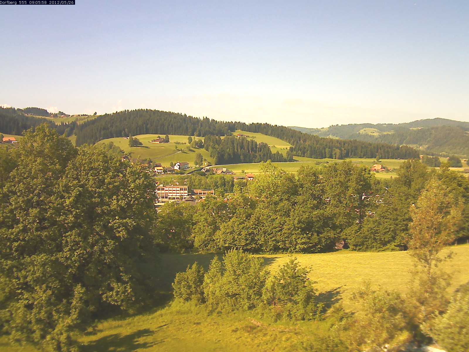 Webcam-Bild: Aussicht vom Dorfberg in Langnau 20120526-090600