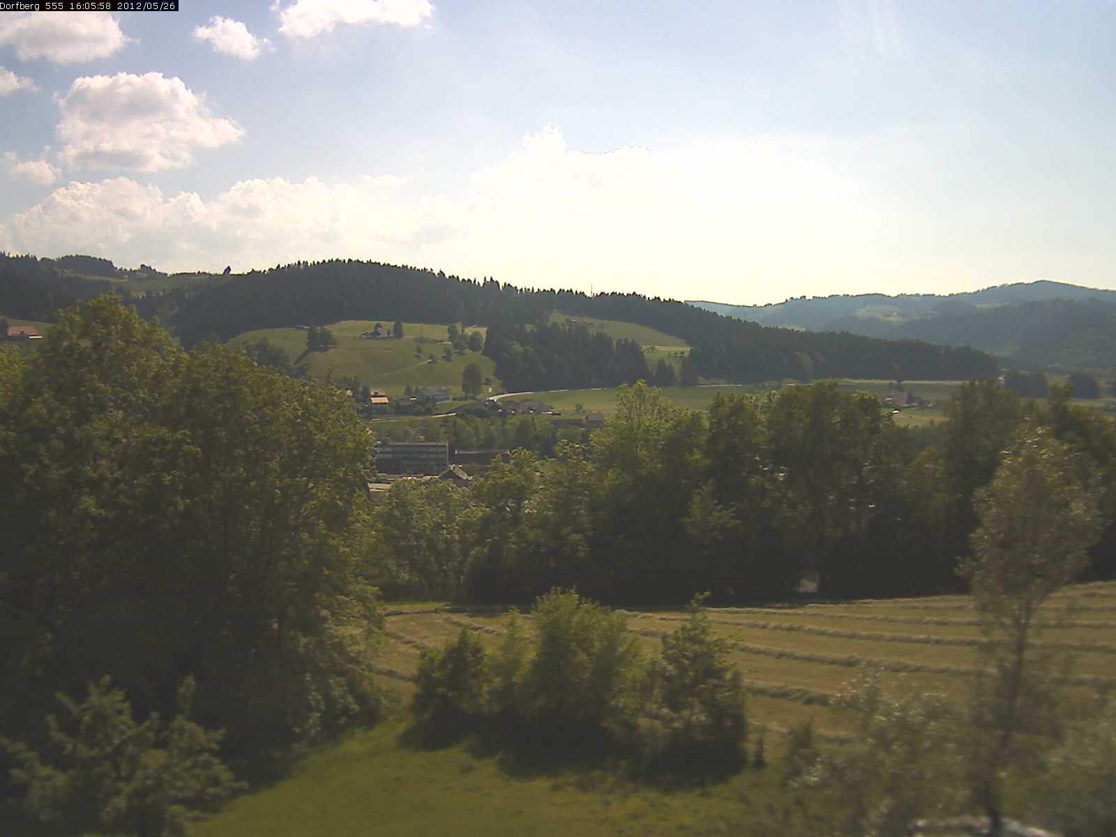 Webcam-Bild: Aussicht vom Dorfberg in Langnau 20120526-160600