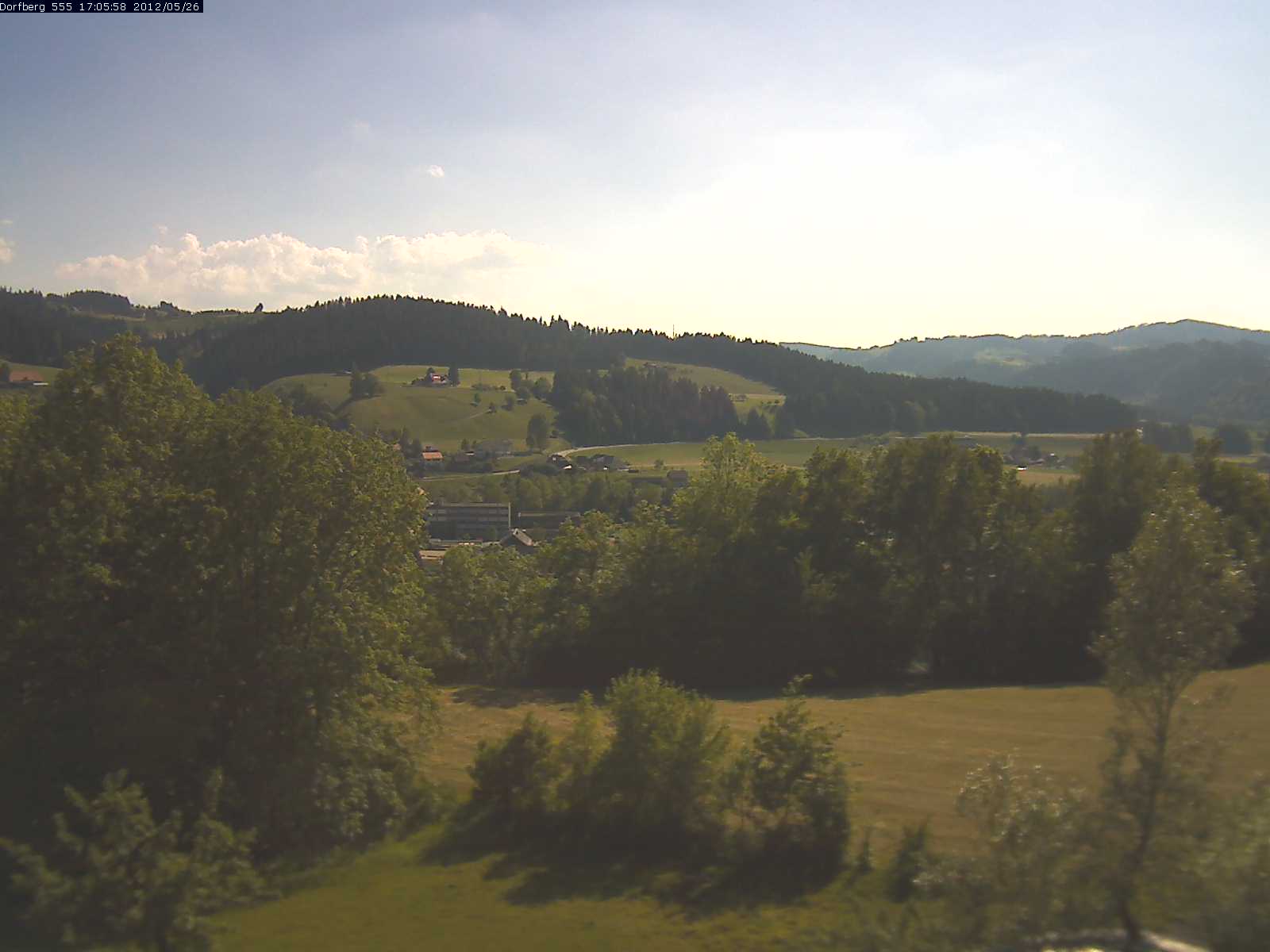 Webcam-Bild: Aussicht vom Dorfberg in Langnau 20120526-170600