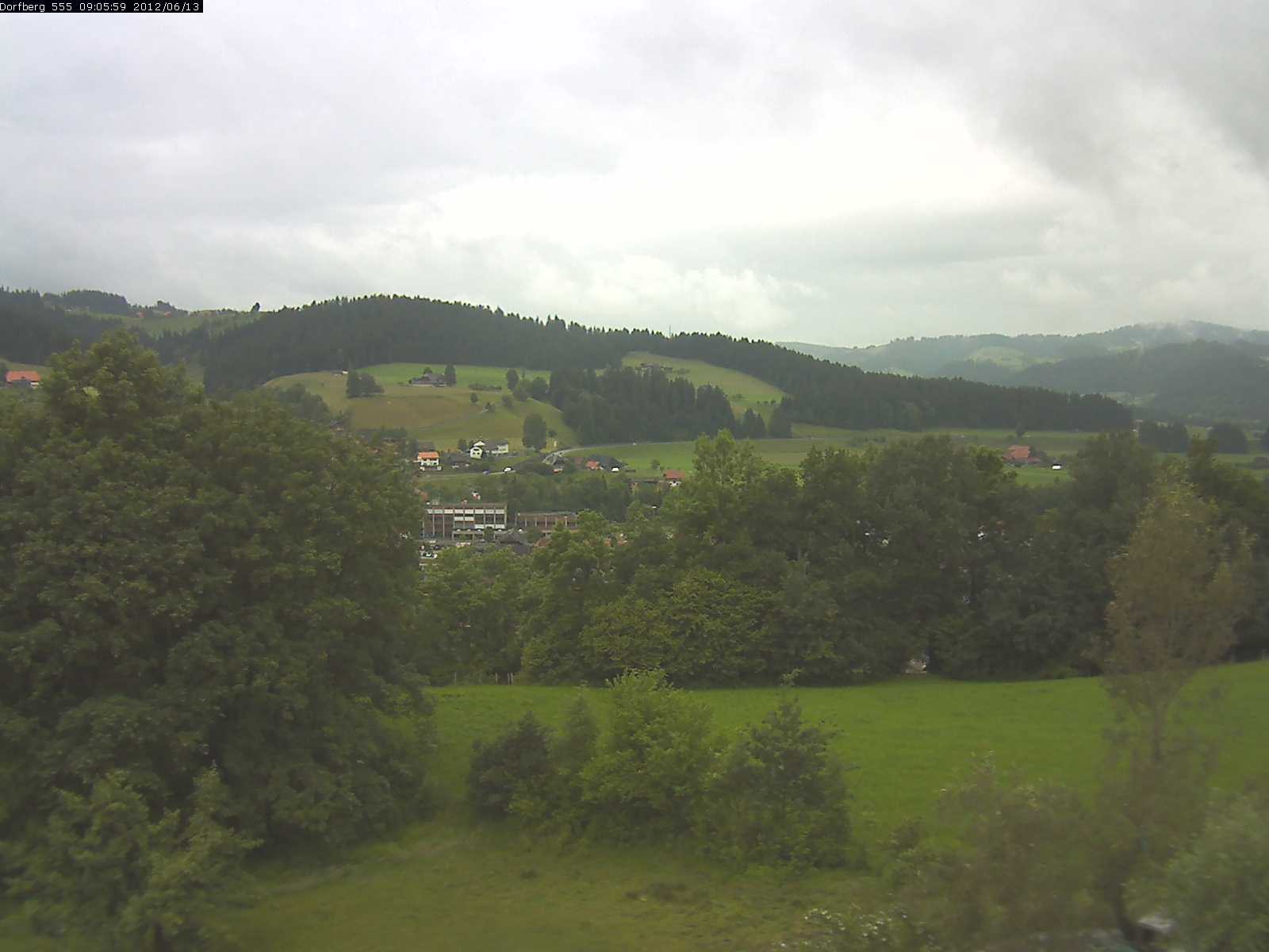 Webcam-Bild: Aussicht vom Dorfberg in Langnau 20120613-090600