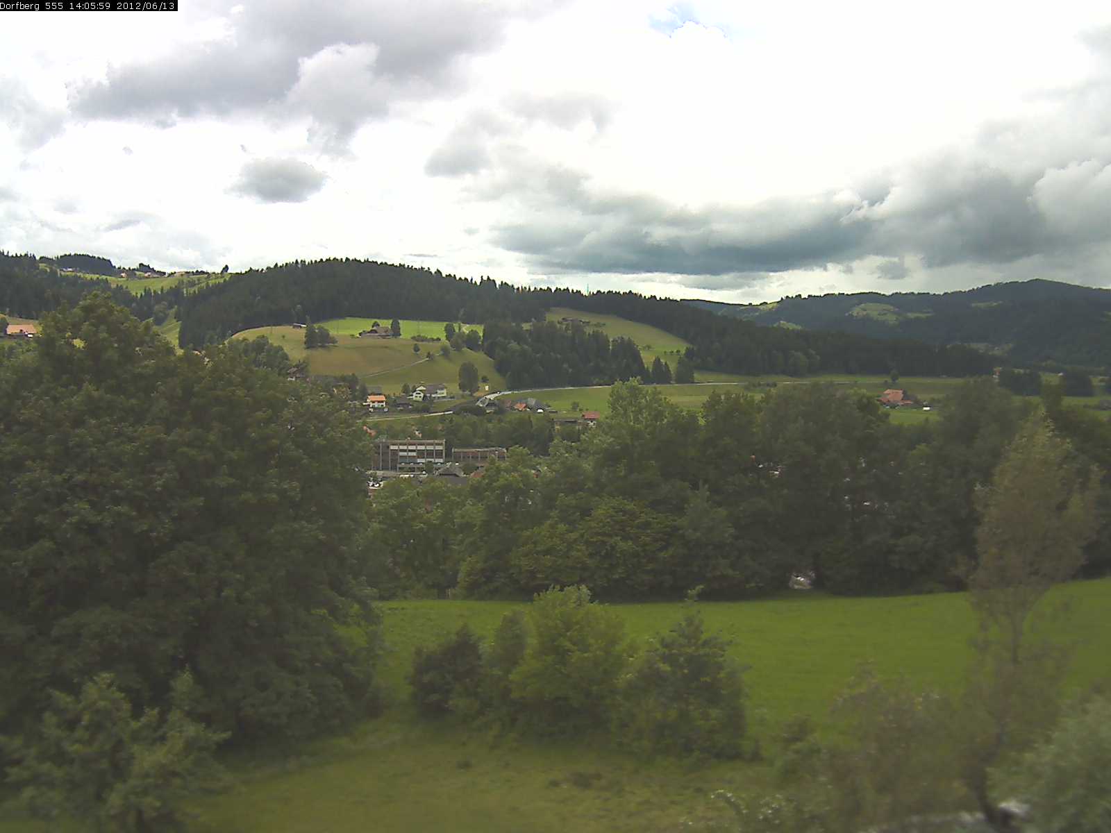 Webcam-Bild: Aussicht vom Dorfberg in Langnau 20120613-140600