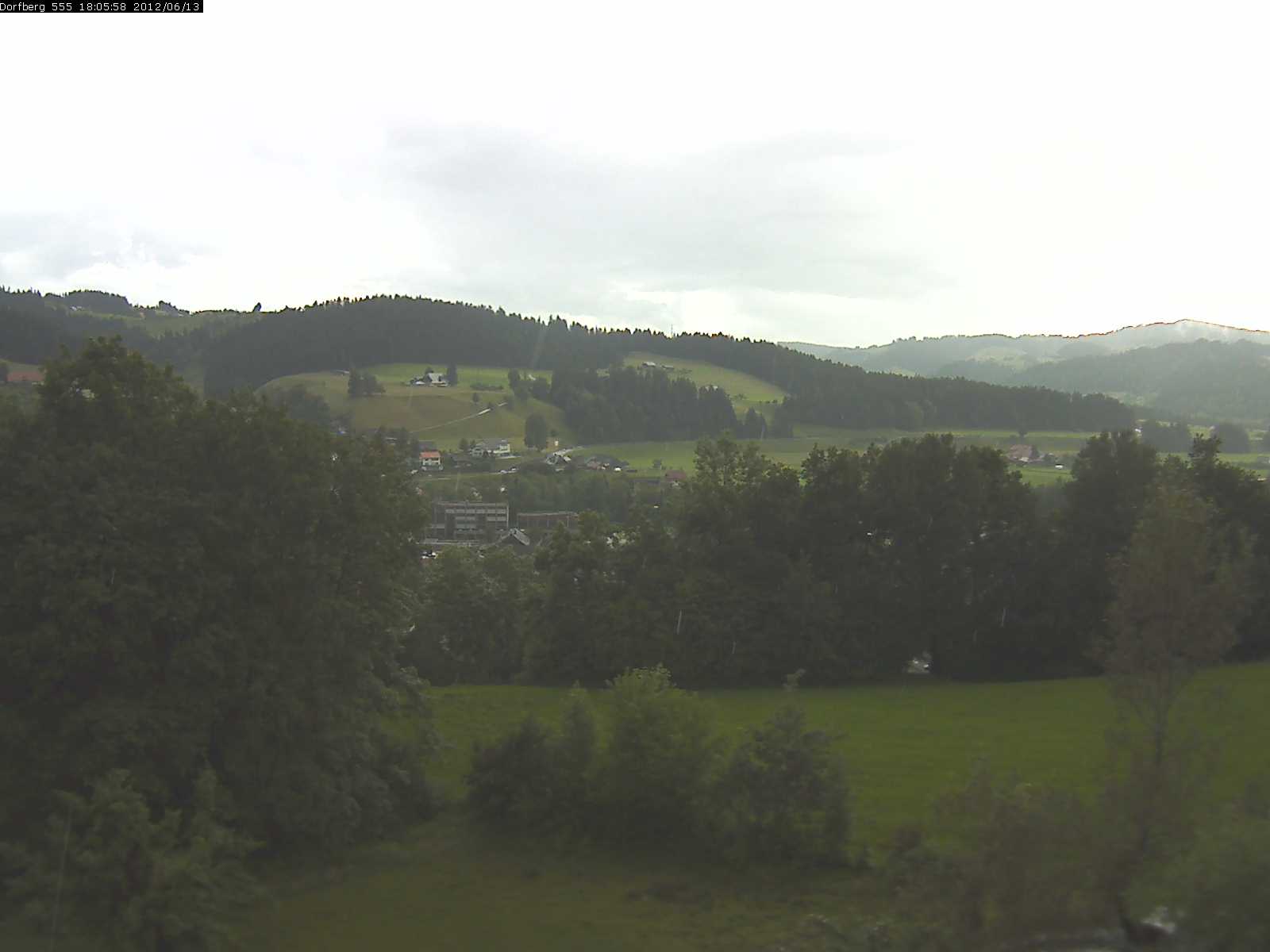 Webcam-Bild: Aussicht vom Dorfberg in Langnau 20120613-180600