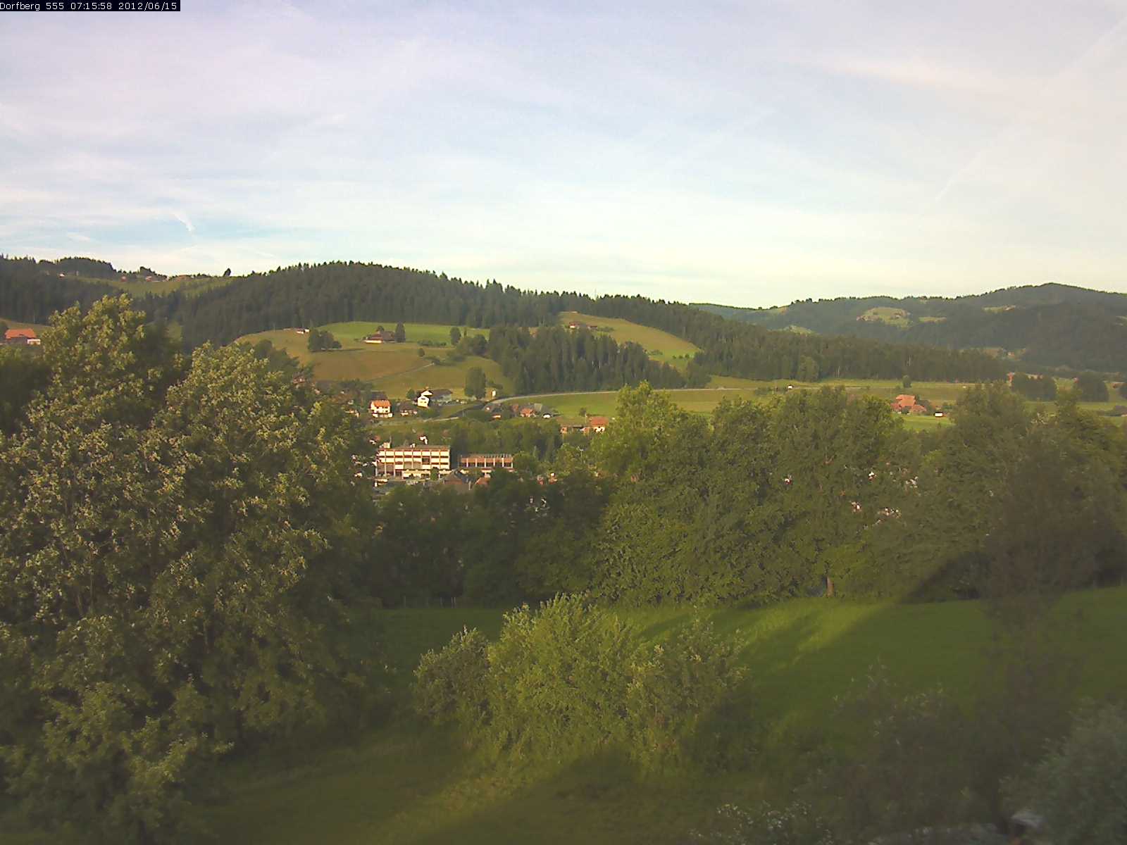 Webcam-Bild: Aussicht vom Dorfberg in Langnau 20120615-071600