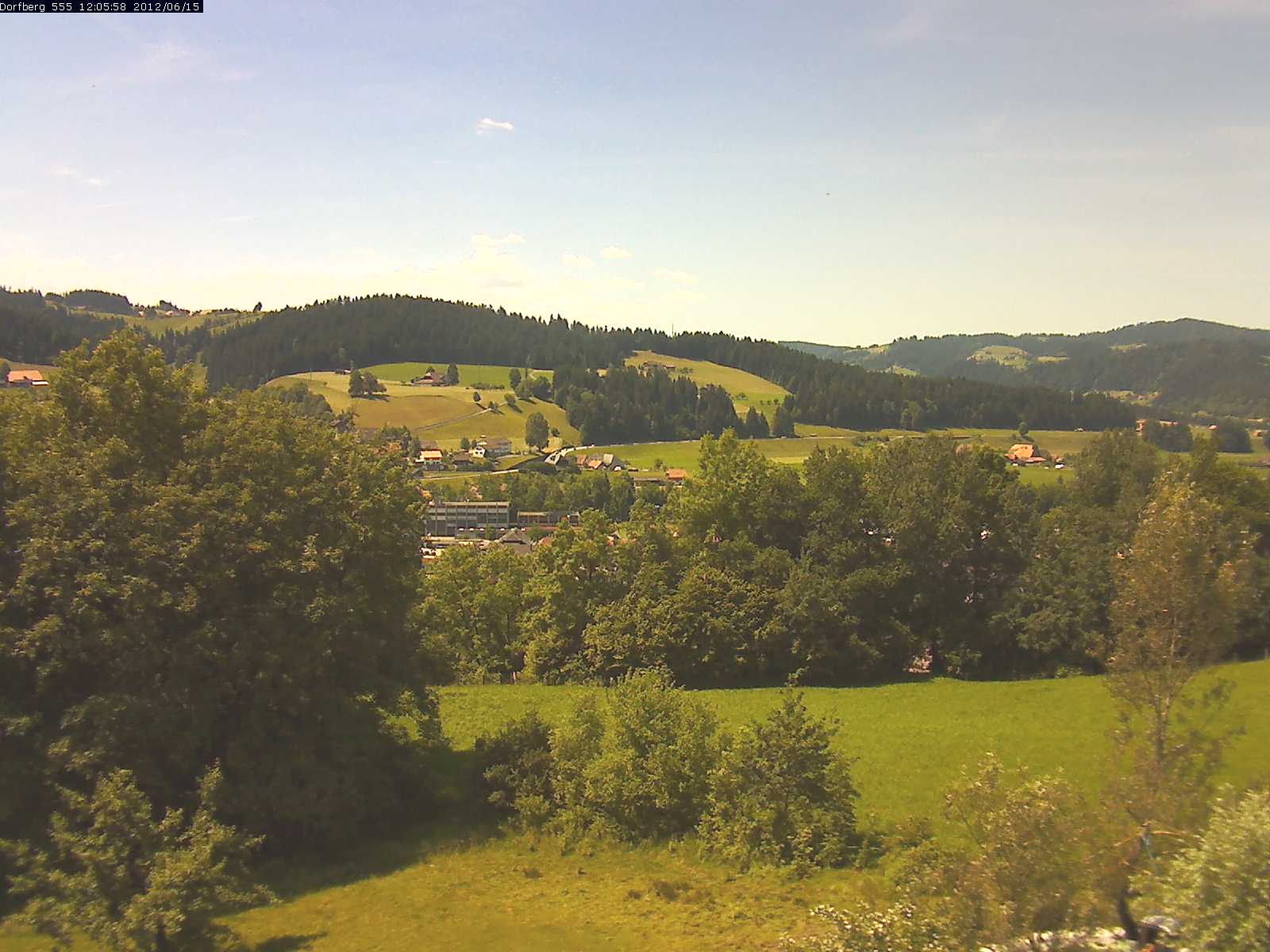 Webcam-Bild: Aussicht vom Dorfberg in Langnau 20120615-120600