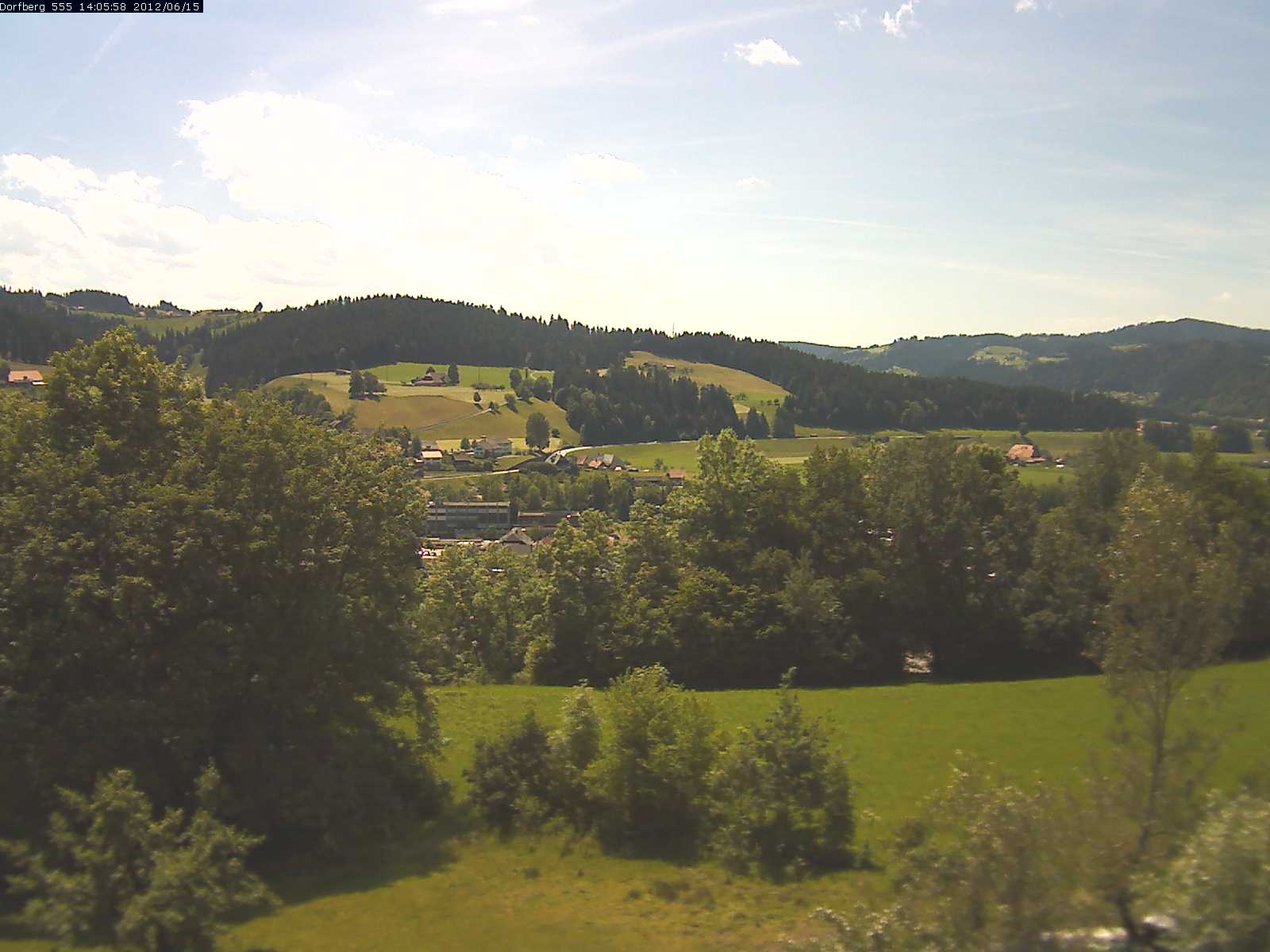 Webcam-Bild: Aussicht vom Dorfberg in Langnau 20120615-140600