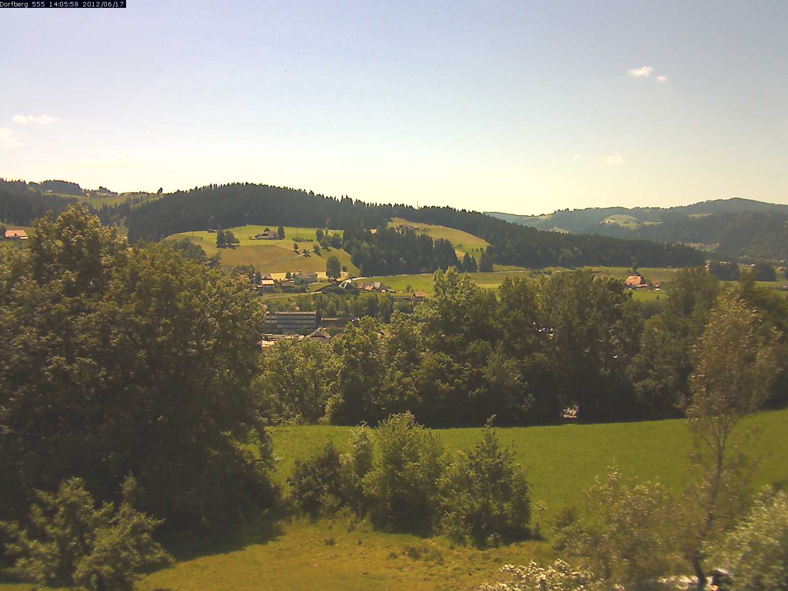 Webcam-Bild: Aussicht vom Dorfberg in Langnau 20120617-140600