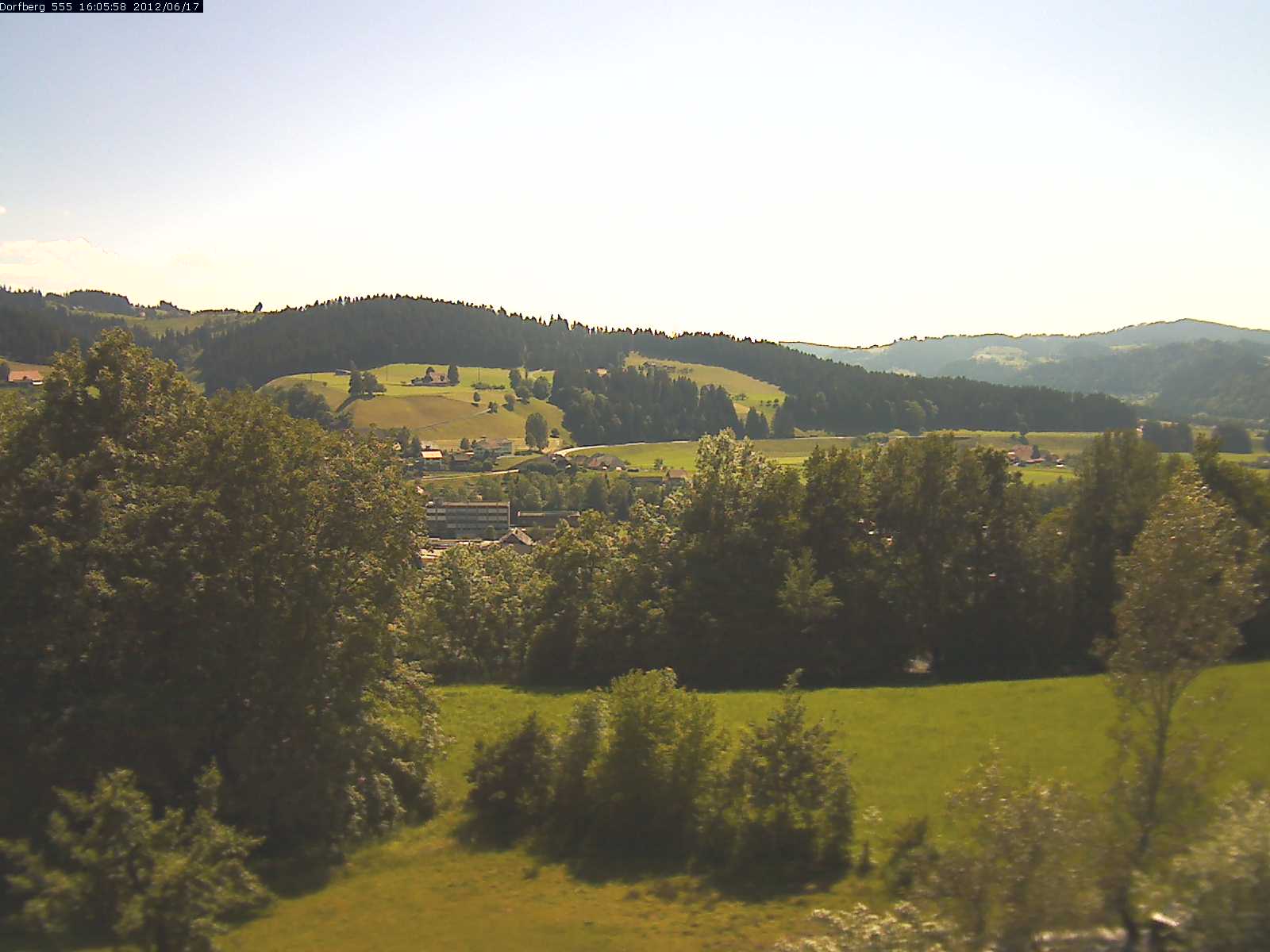 Webcam-Bild: Aussicht vom Dorfberg in Langnau 20120617-160600