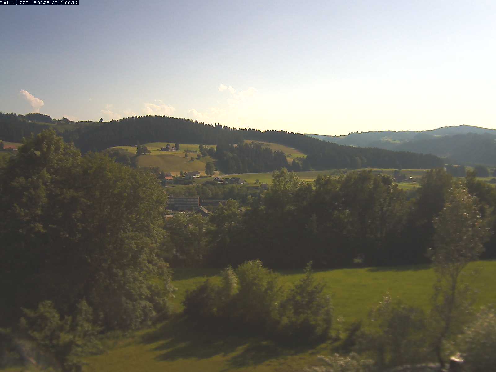 Webcam-Bild: Aussicht vom Dorfberg in Langnau 20120617-180600