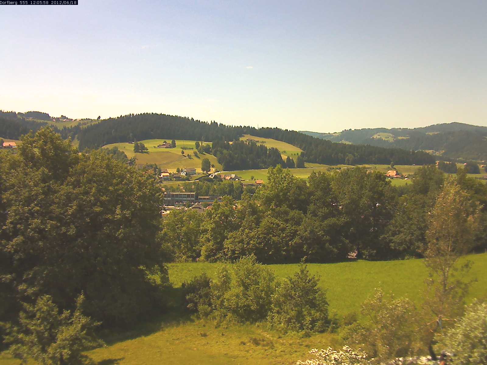 Webcam-Bild: Aussicht vom Dorfberg in Langnau 20120618-120600