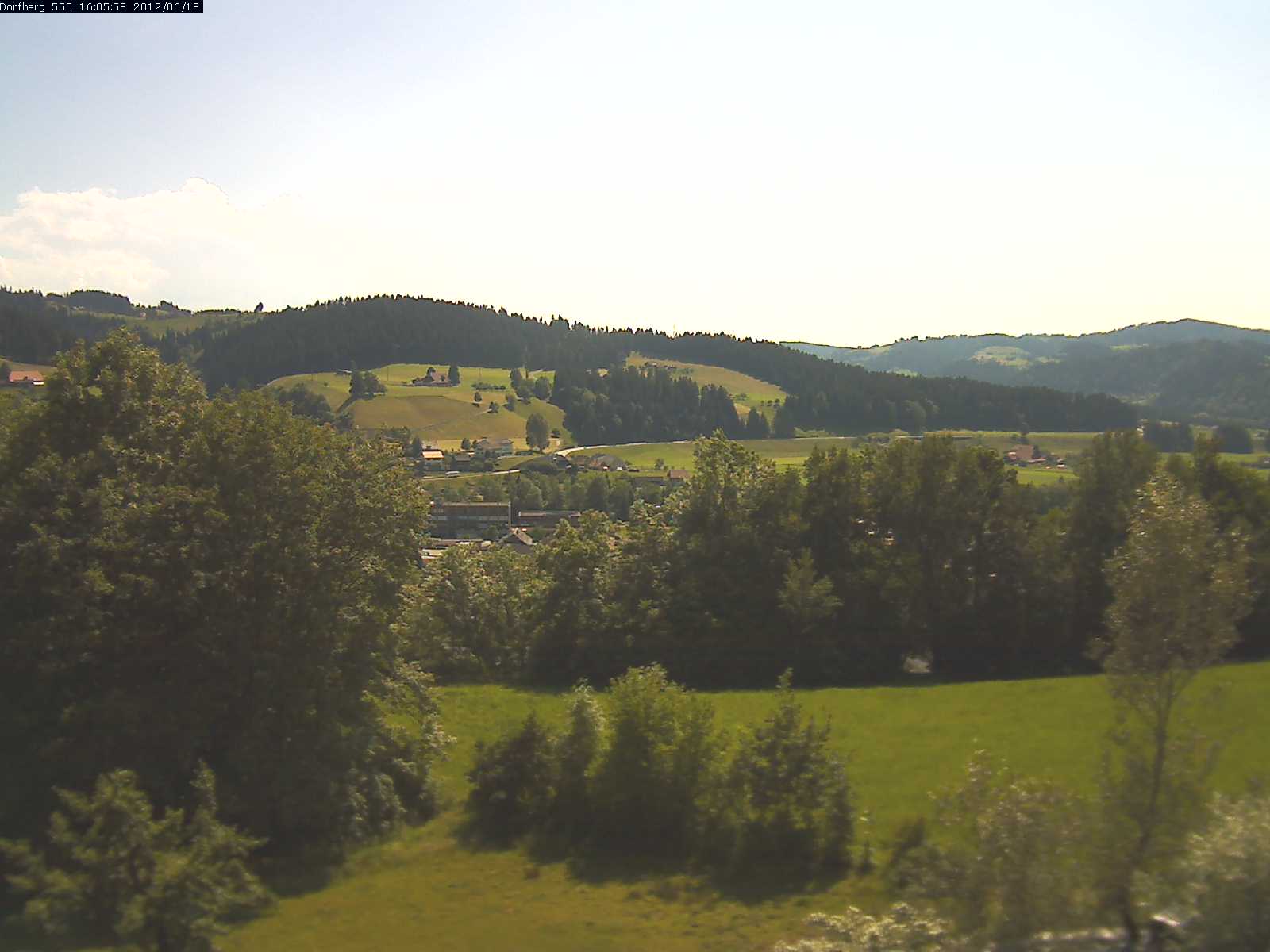 Webcam-Bild: Aussicht vom Dorfberg in Langnau 20120618-160600