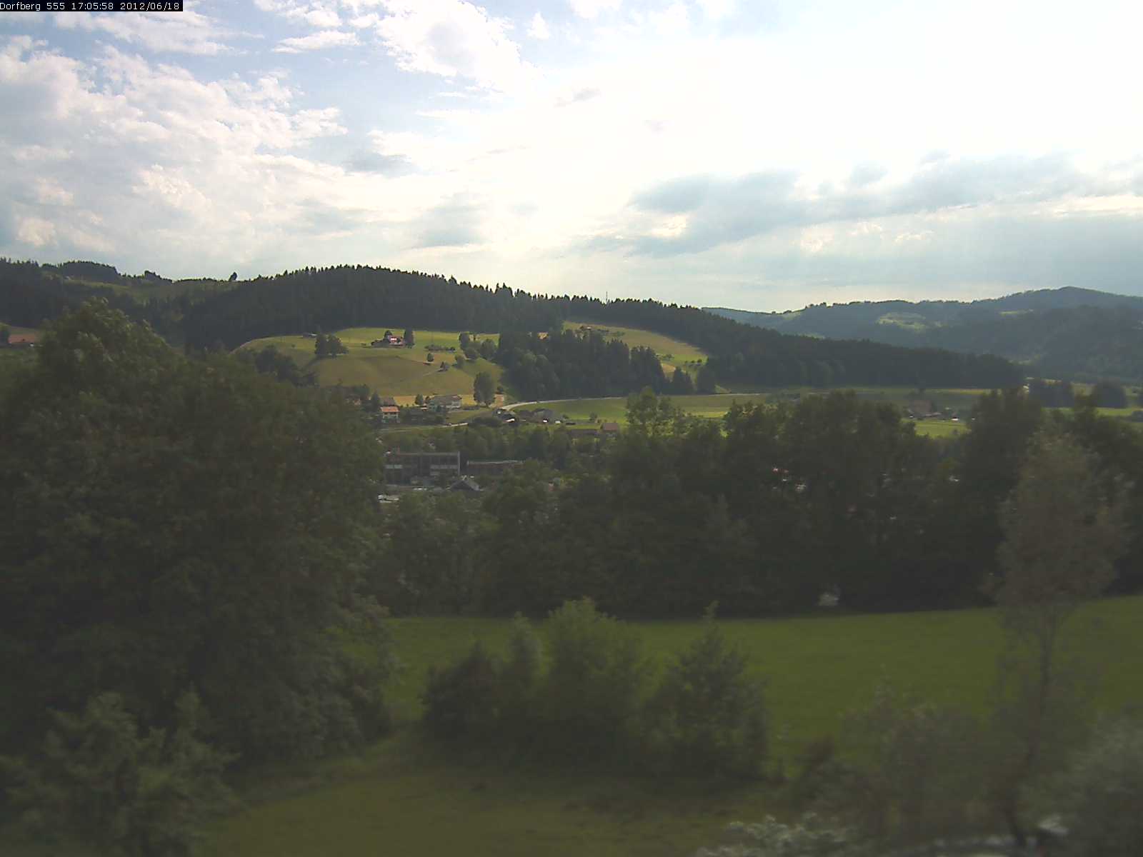 Webcam-Bild: Aussicht vom Dorfberg in Langnau 20120618-170600