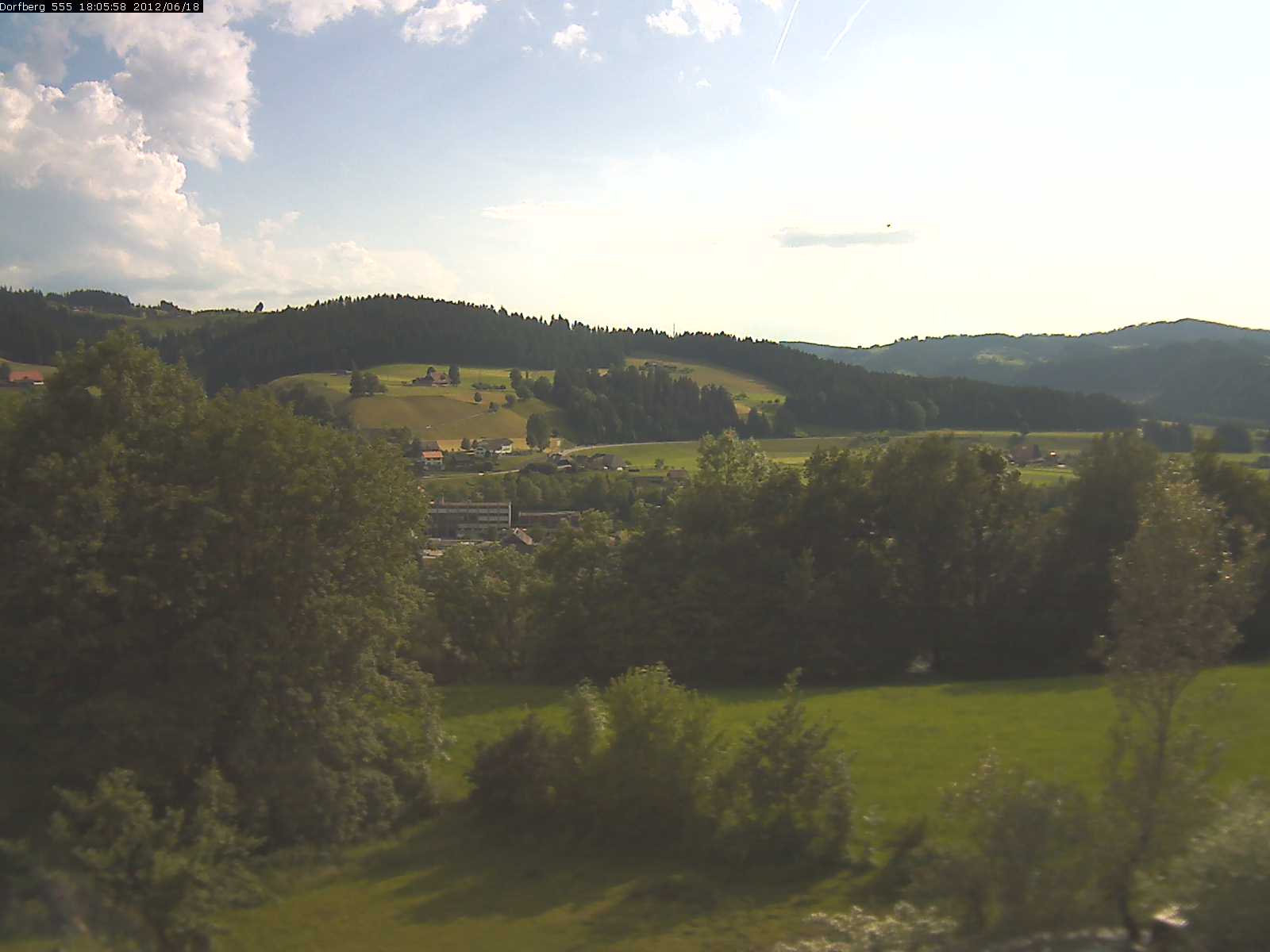Webcam-Bild: Aussicht vom Dorfberg in Langnau 20120618-180600
