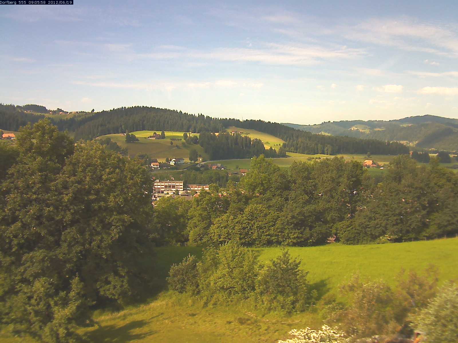 Webcam-Bild: Aussicht vom Dorfberg in Langnau 20120619-090600