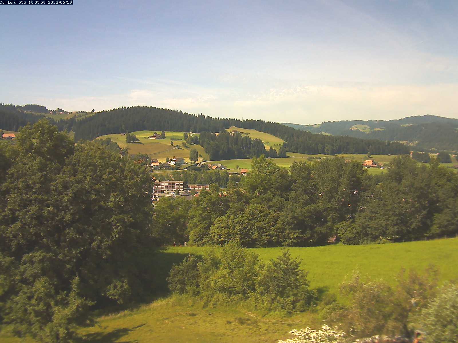 Webcam-Bild: Aussicht vom Dorfberg in Langnau 20120619-100600