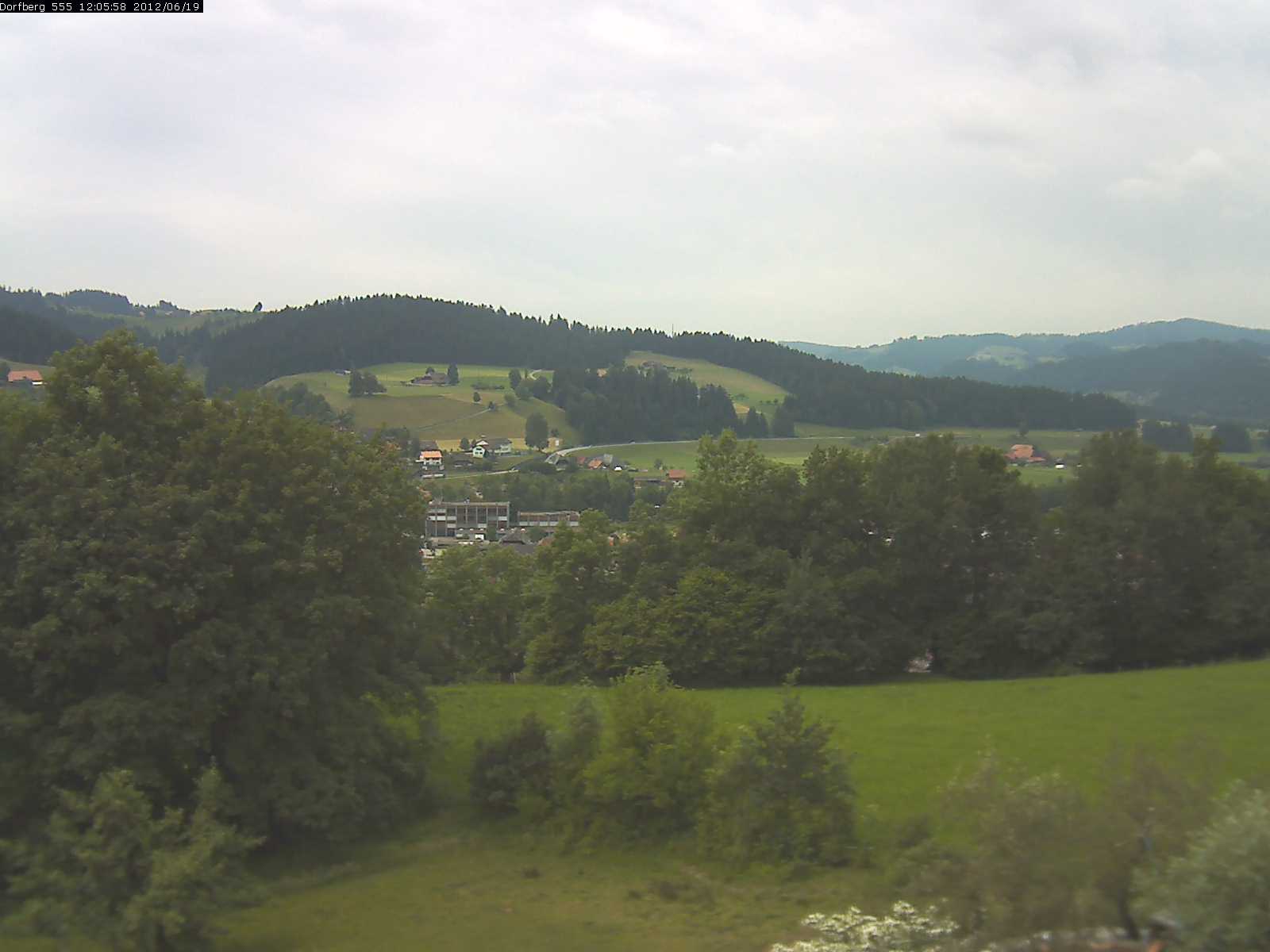 Webcam-Bild: Aussicht vom Dorfberg in Langnau 20120619-120600