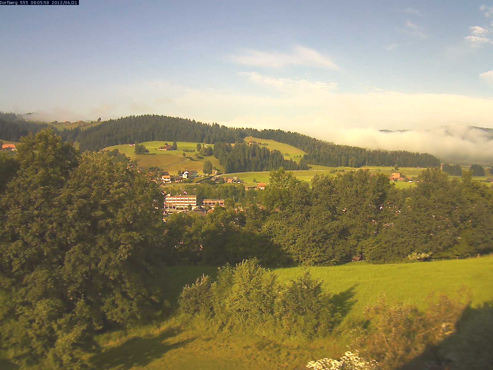 Webcam-Bild: Aussicht vom Dorfberg in Langnau 20120621-080600