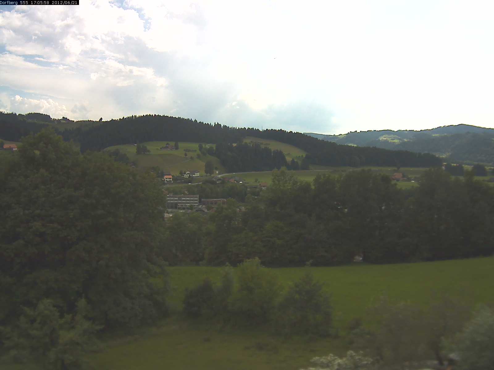 Webcam-Bild: Aussicht vom Dorfberg in Langnau 20120621-170600