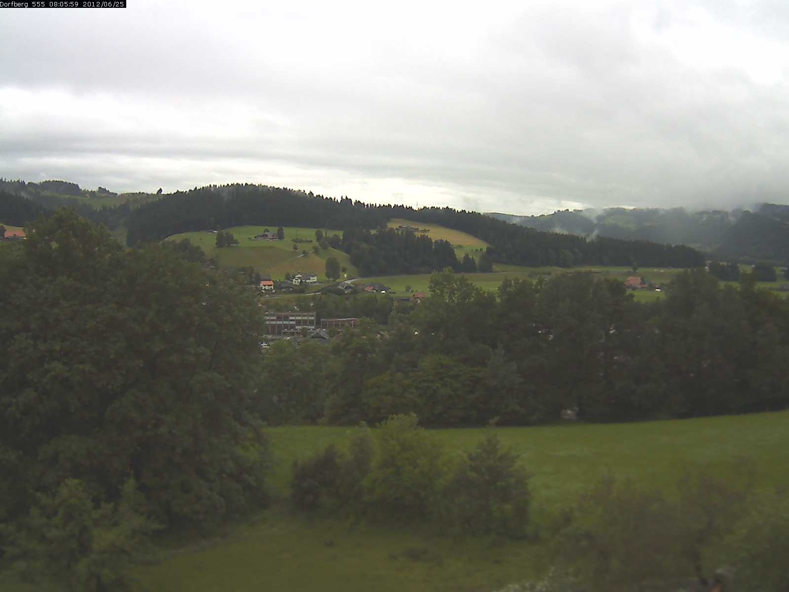 Webcam-Bild: Aussicht vom Dorfberg in Langnau 20120625-080600