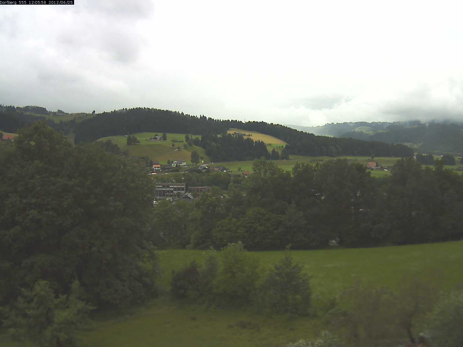 Webcam-Bild: Aussicht vom Dorfberg in Langnau 20120625-120600