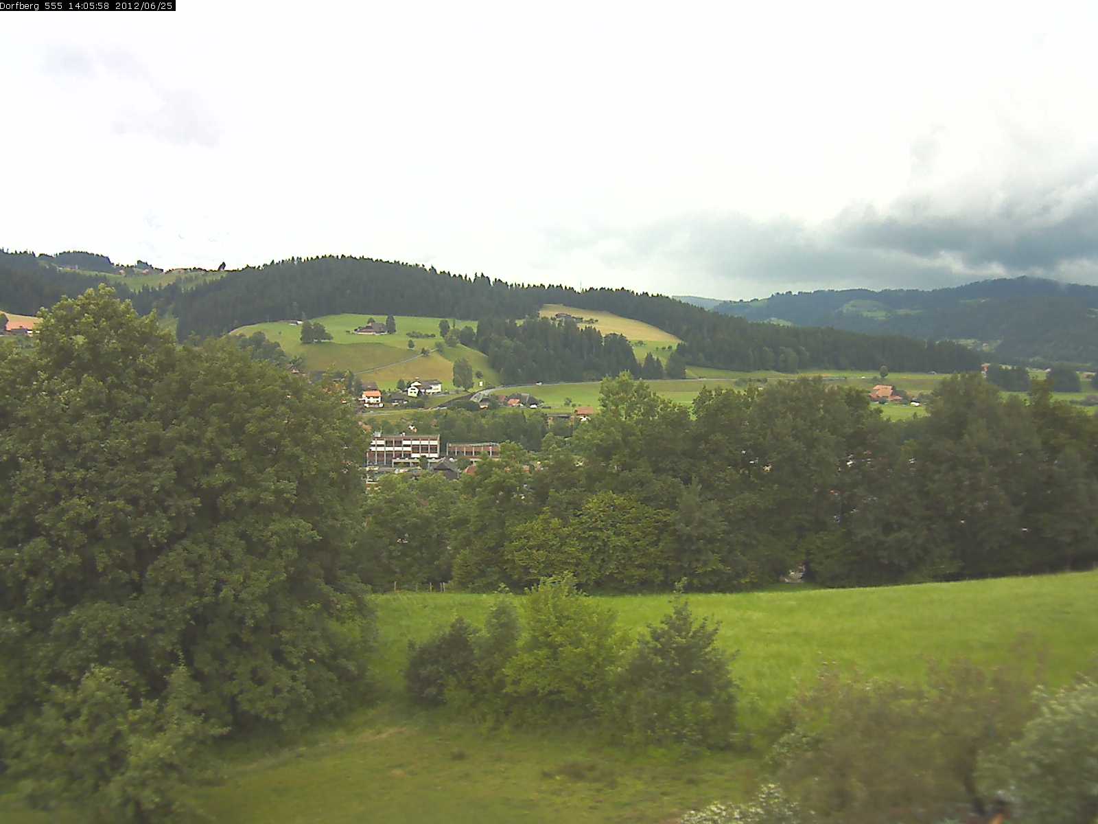 Webcam-Bild: Aussicht vom Dorfberg in Langnau 20120625-140600