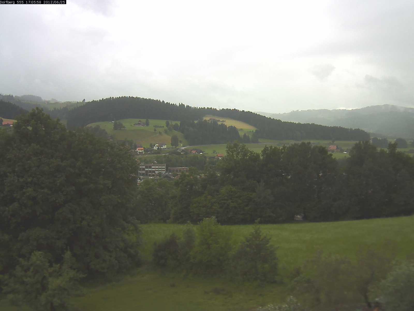 Webcam-Bild: Aussicht vom Dorfberg in Langnau 20120625-170600