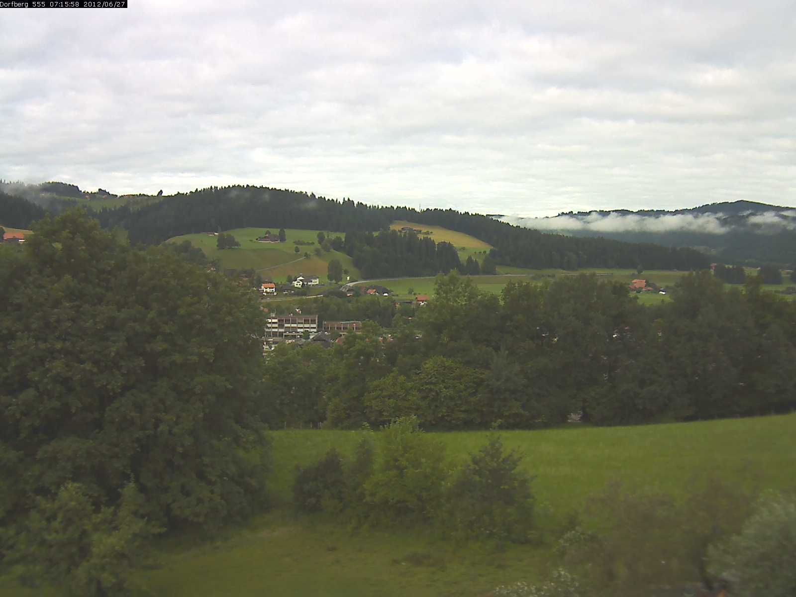 Webcam-Bild: Aussicht vom Dorfberg in Langnau 20120627-071600