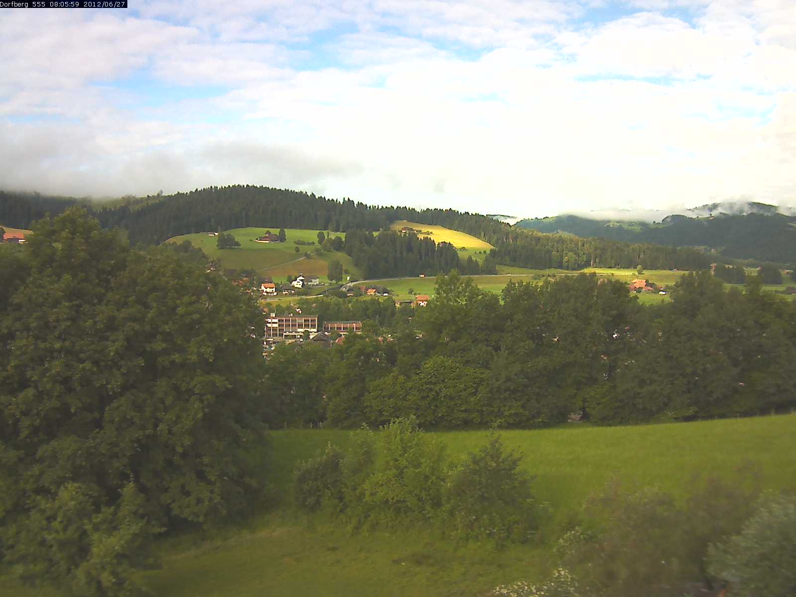 Webcam-Bild: Aussicht vom Dorfberg in Langnau 20120627-080600