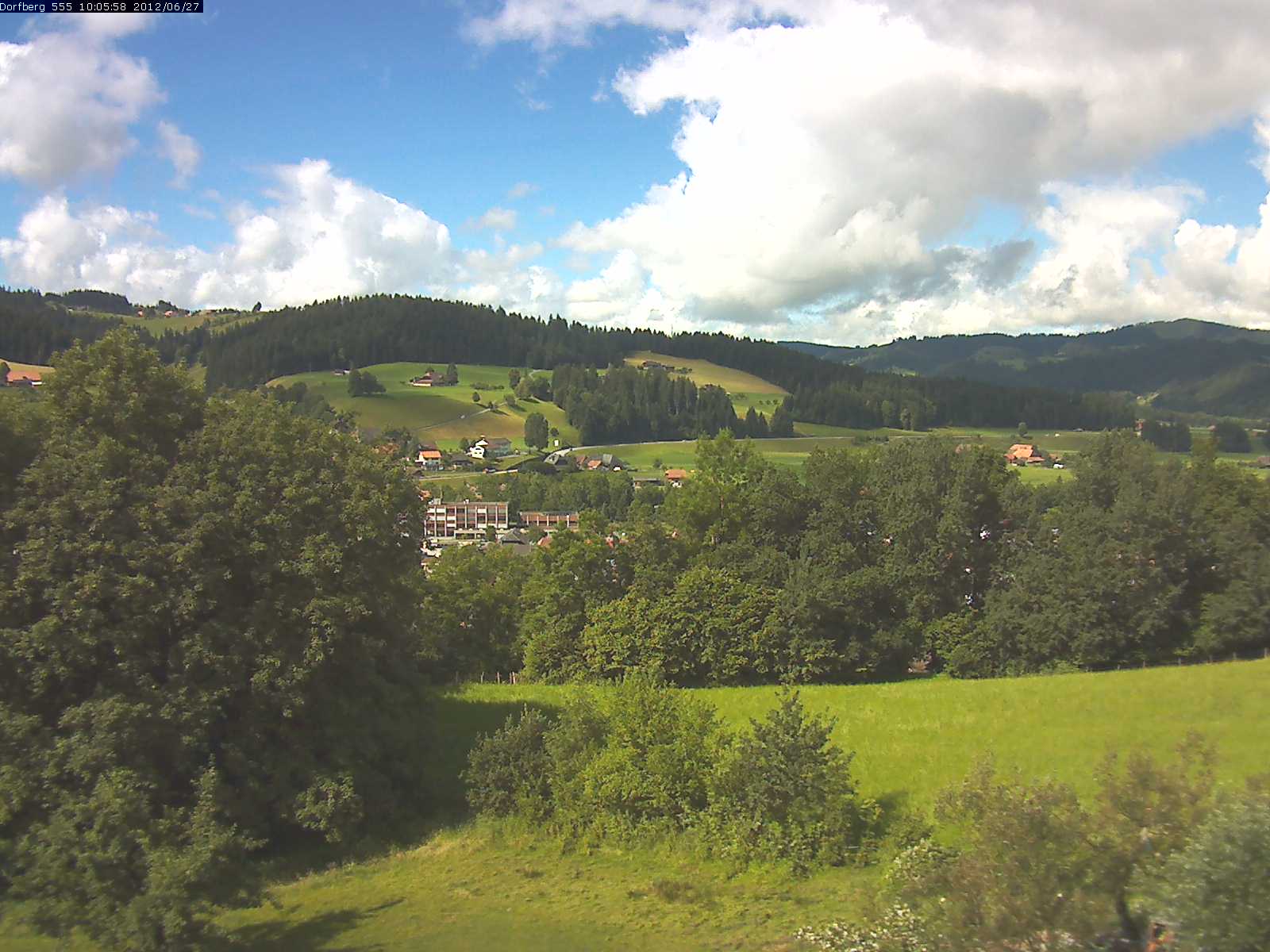 Webcam-Bild: Aussicht vom Dorfberg in Langnau 20120627-100600