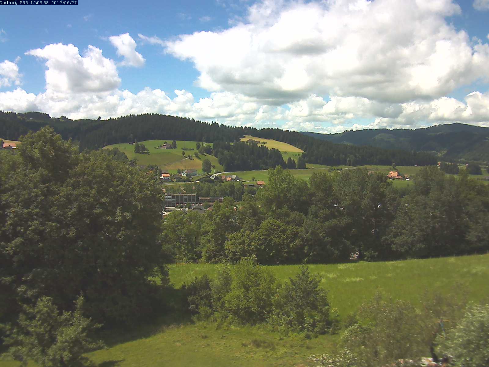Webcam-Bild: Aussicht vom Dorfberg in Langnau 20120627-120600