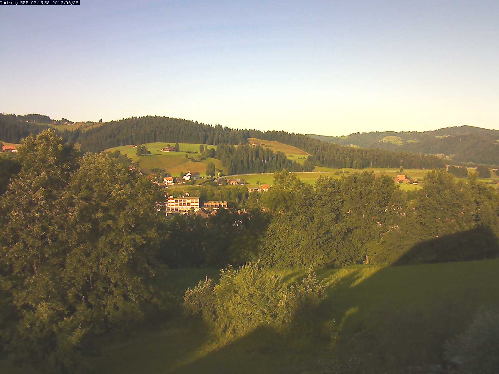 Webcam-Bild: Aussicht vom Dorfberg in Langnau 20120628-071600