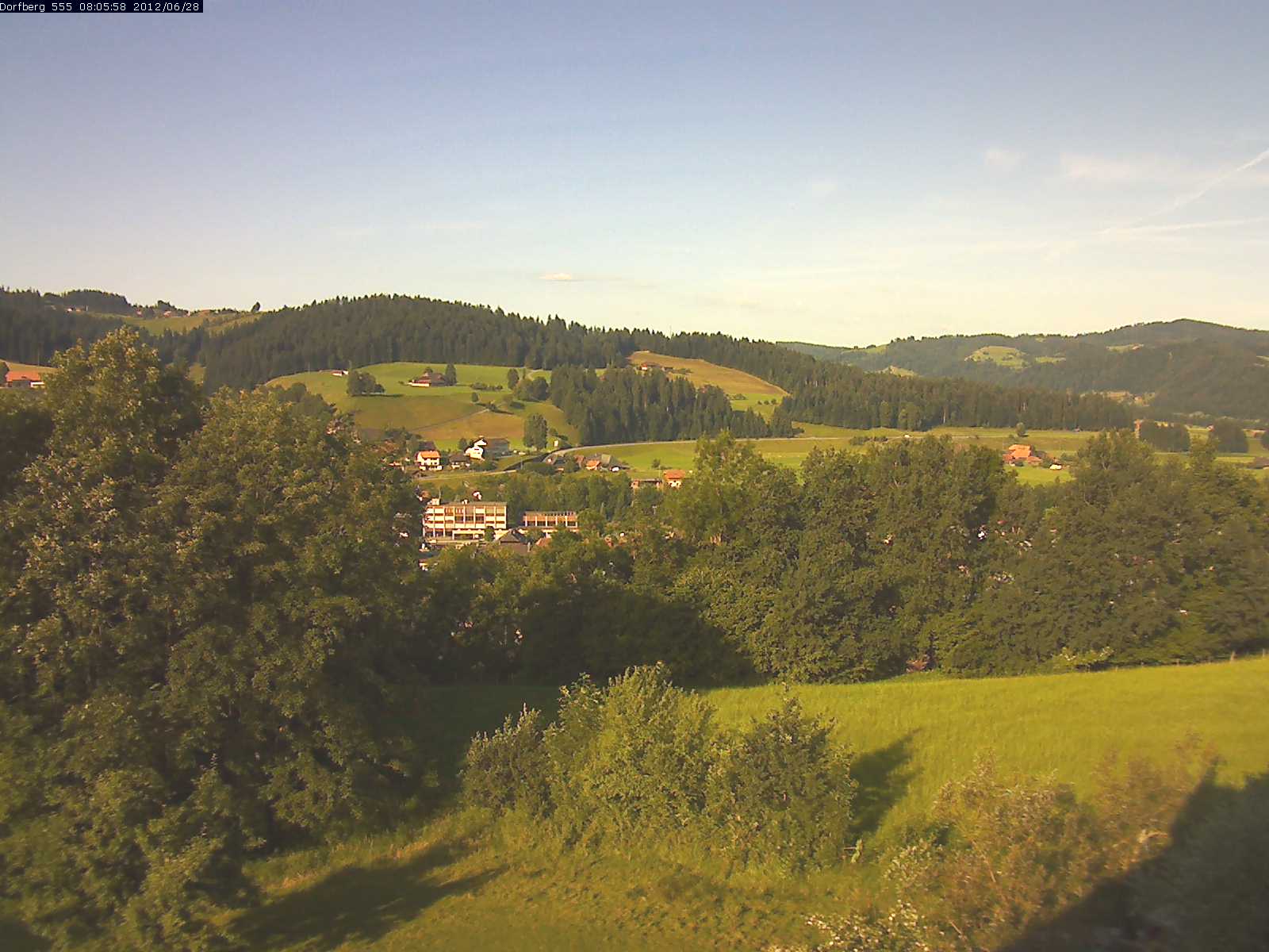 Webcam-Bild: Aussicht vom Dorfberg in Langnau 20120628-080600
