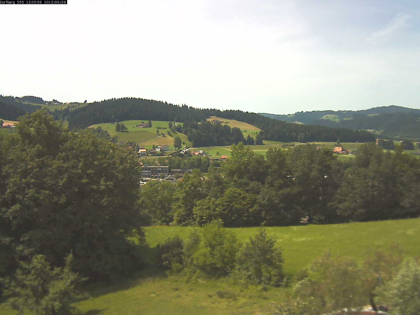 Webcam-Bild: Aussicht vom Dorfberg in Langnau 20120628-120600