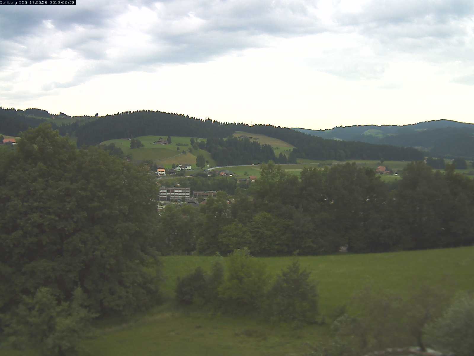 Webcam-Bild: Aussicht vom Dorfberg in Langnau 20120628-170600