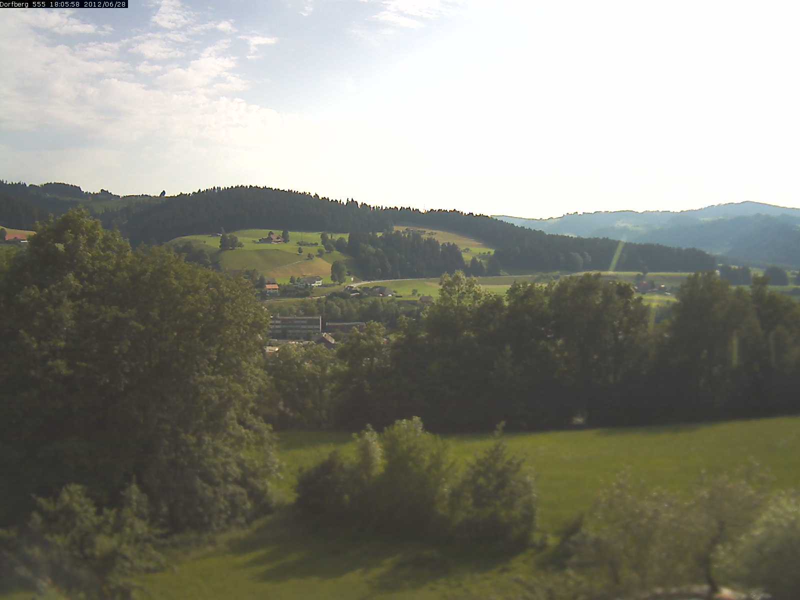 Webcam-Bild: Aussicht vom Dorfberg in Langnau 20120628-180600