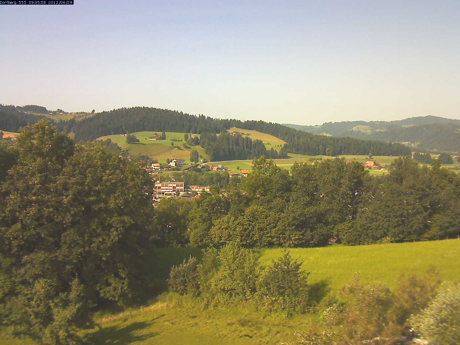 Webcam-Bild: Aussicht vom Dorfberg in Langnau 20120629-090600