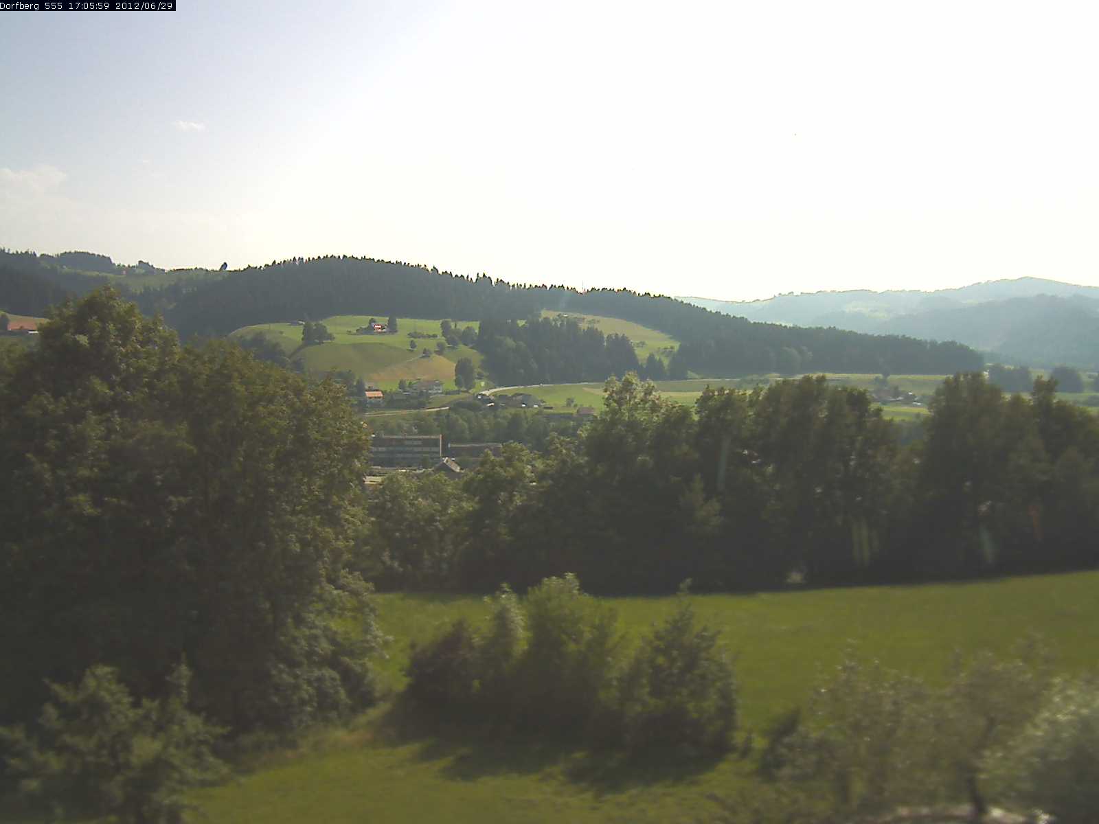 Webcam-Bild: Aussicht vom Dorfberg in Langnau 20120629-170600