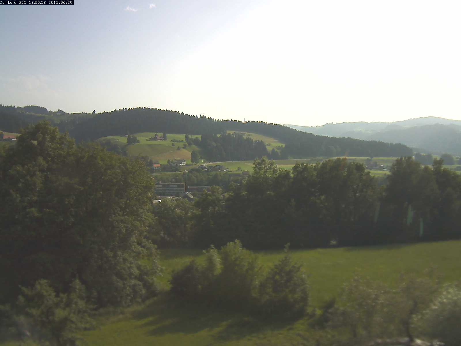 Webcam-Bild: Aussicht vom Dorfberg in Langnau 20120629-180600