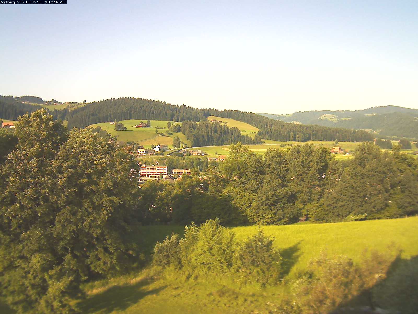 Webcam-Bild: Aussicht vom Dorfberg in Langnau 20120630-080600