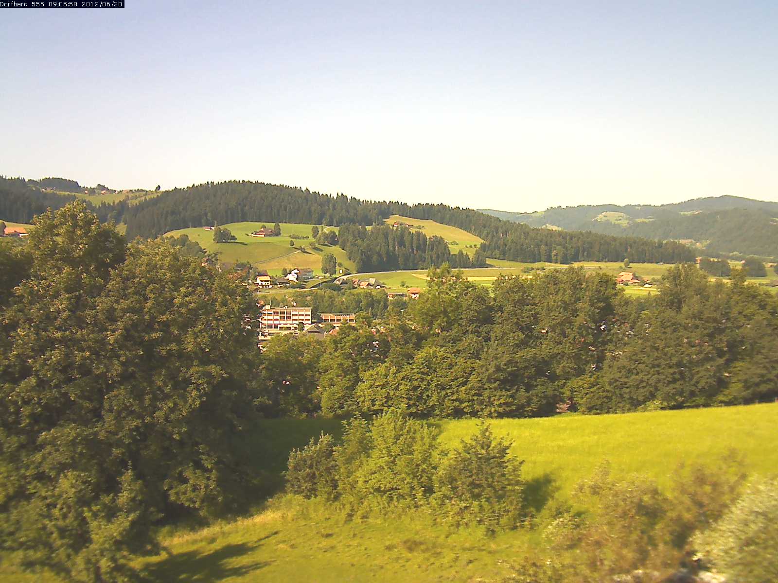 Webcam-Bild: Aussicht vom Dorfberg in Langnau 20120630-090600