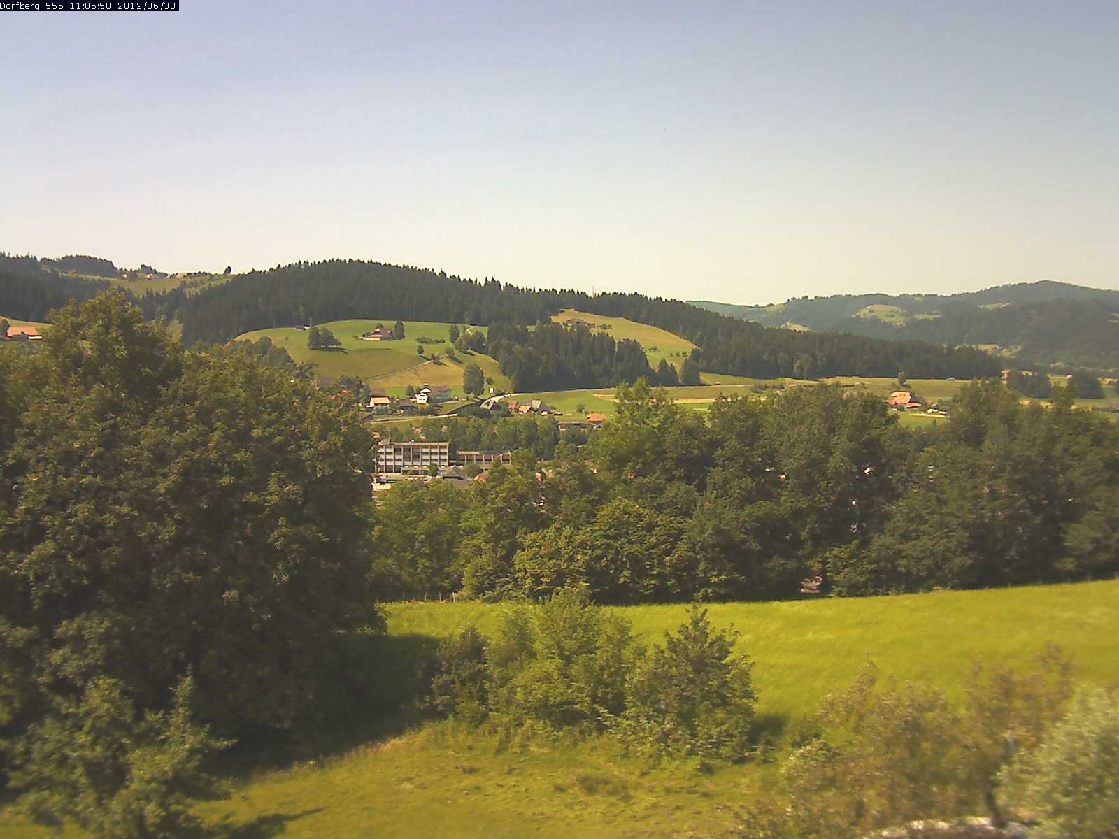 Webcam-Bild: Aussicht vom Dorfberg in Langnau 20120630-110600